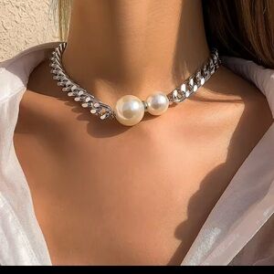 NWT Vintage Inspired Simulated Pearl and Silver Cuban Link Necklace-Bridal